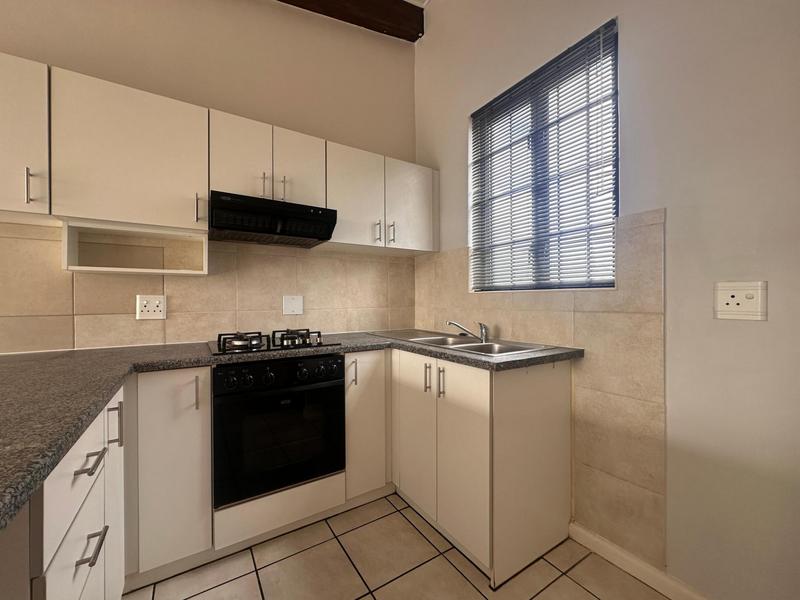To Let 2 Bedroom Property for Rent in Burgundy Estate Western Cape